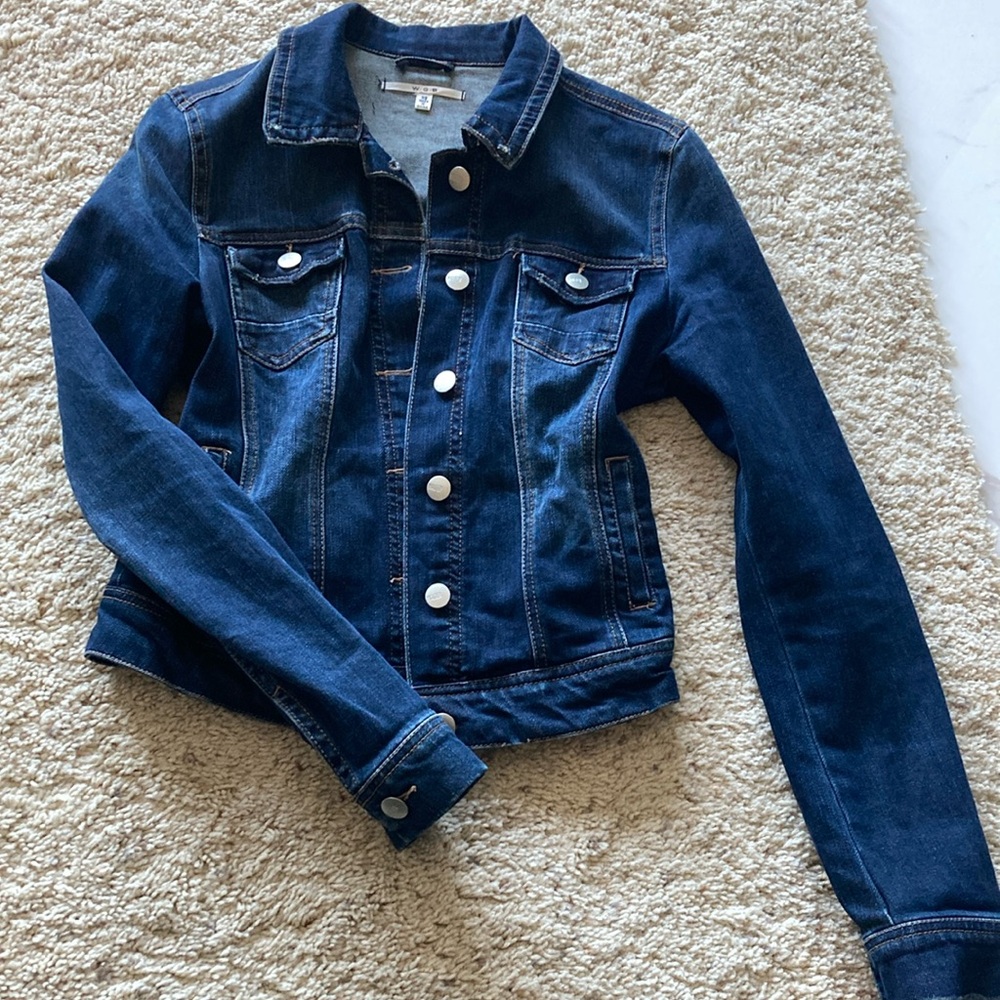 Denim jacket, in great condition, XS with pockets!